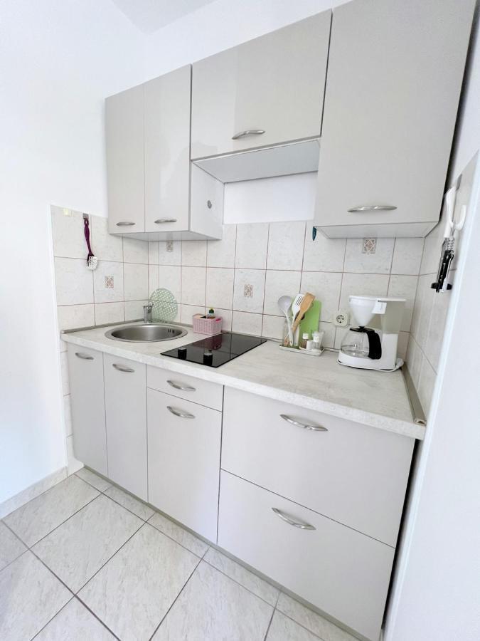 Miramar Apartments Banjol Zewnętrze zdjęcie