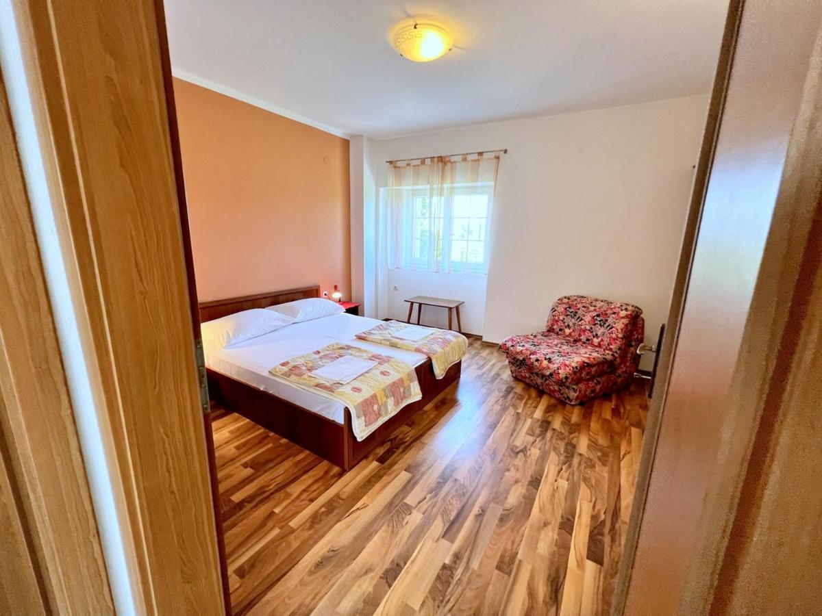 Miramar Apartments Banjol Zewnętrze zdjęcie