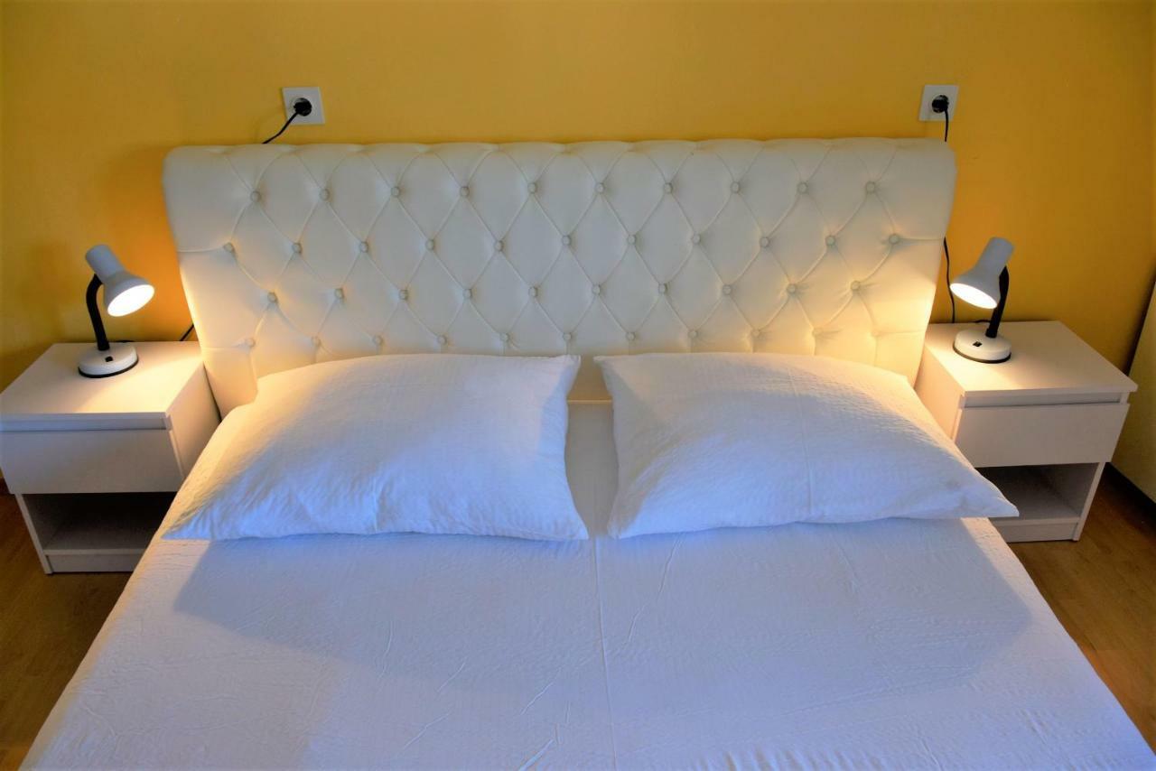 Miramar Apartments Banjol Zewnętrze zdjęcie