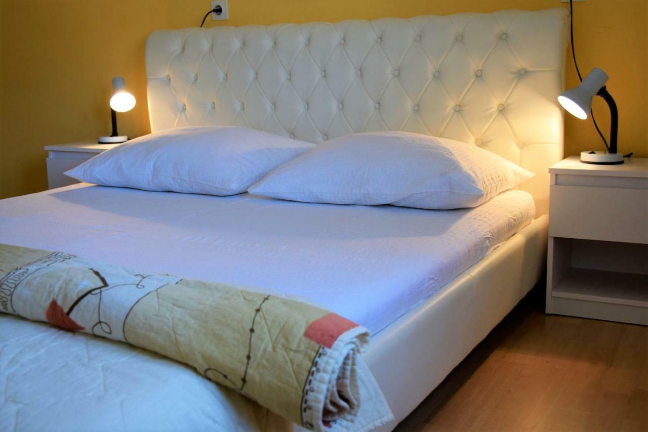 Miramar Apartments Banjol Zewnętrze zdjęcie