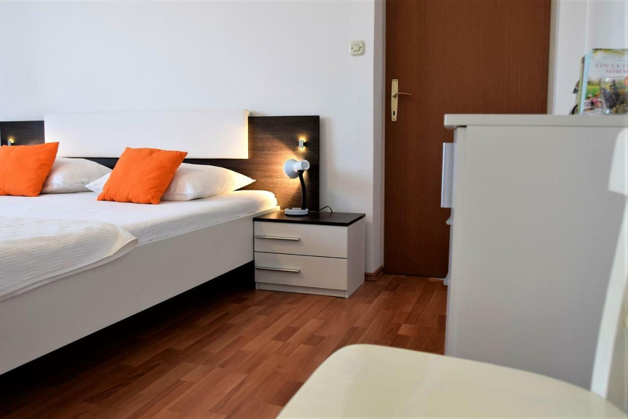 Miramar Apartments Banjol Zewnętrze zdjęcie
